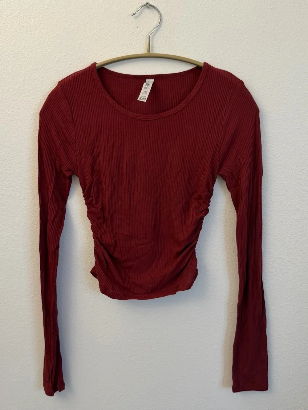 Alo Women's Ribbed Long-Sleeve Ruched Top - Burgundy